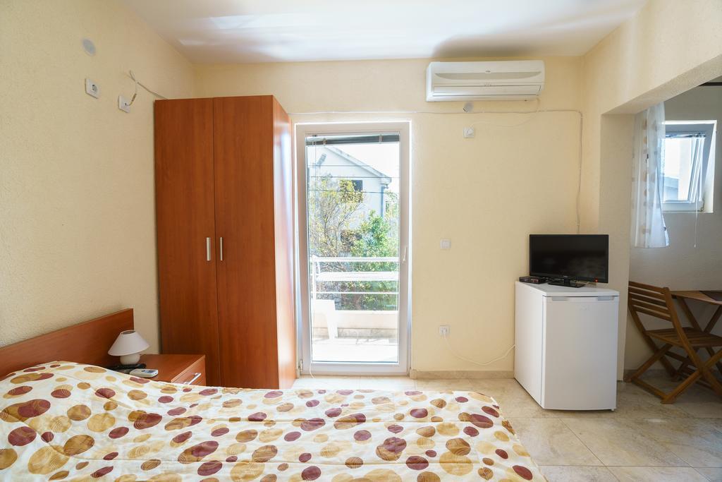Apartments Lora Bar Extérieur photo