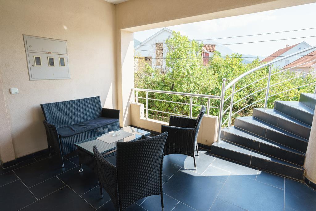 Apartments Lora Bar Extérieur photo