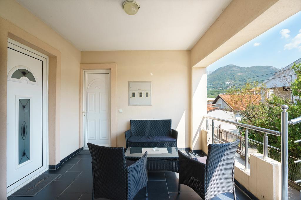 Apartments Lora Bar Extérieur photo